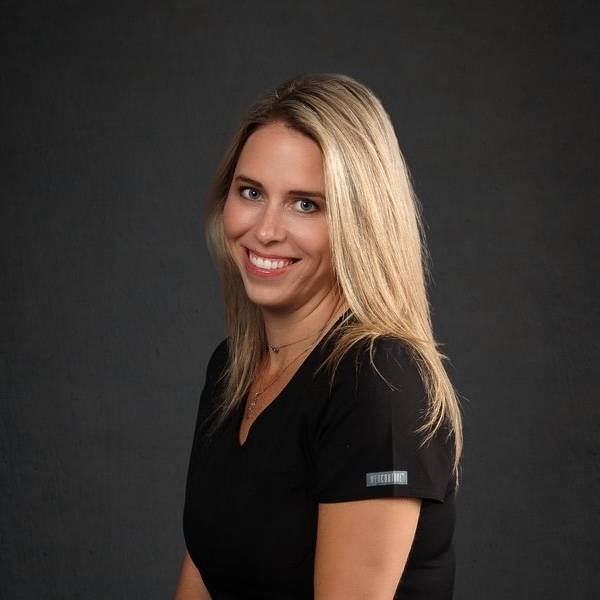 A portrait of Mandy Cotten, the founder of our weight loss clinic in Arlington.